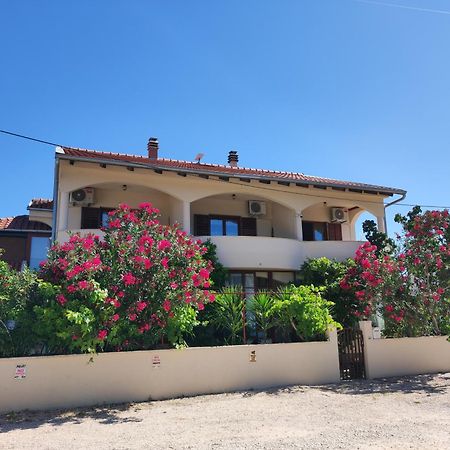 Apartments Busic Biograd Na Moru Exterior photo