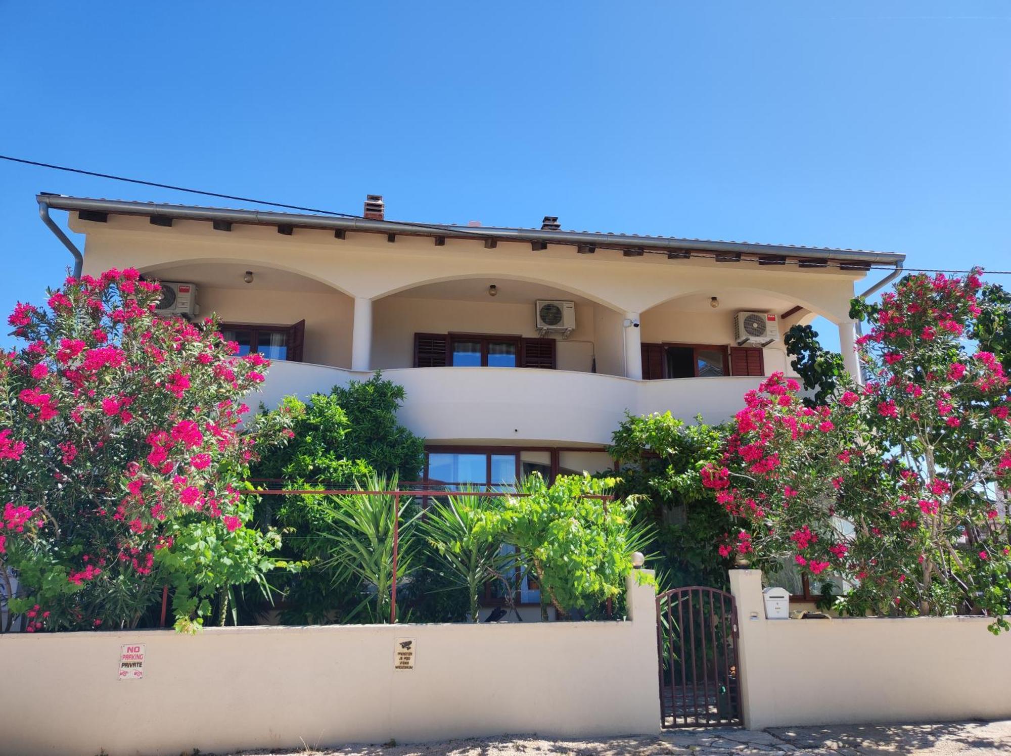 Apartments Busic Biograd Na Moru Exterior photo